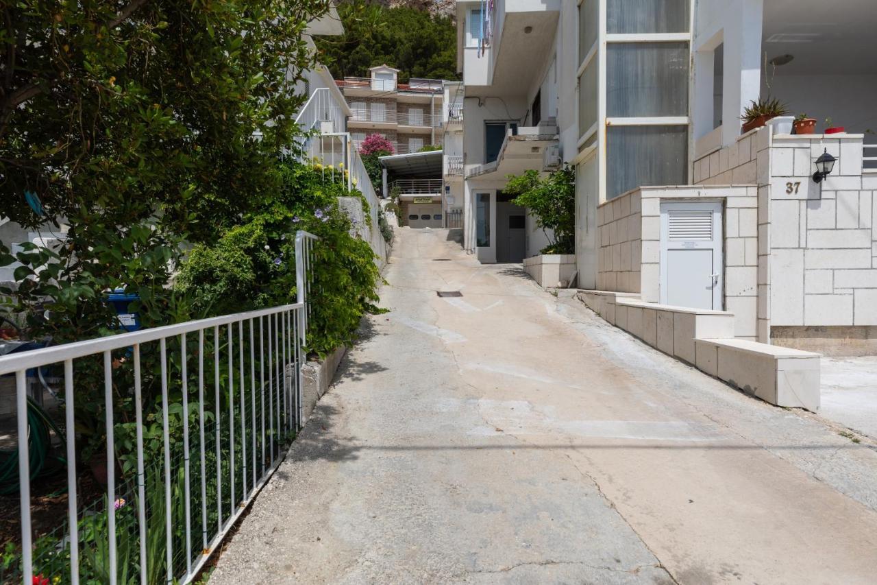 Apartments By The Sea Duce, Omis - 2992 Dugi Rat Dış mekan fotoğraf
